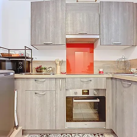 Appartement With Terrace 100m From Paris